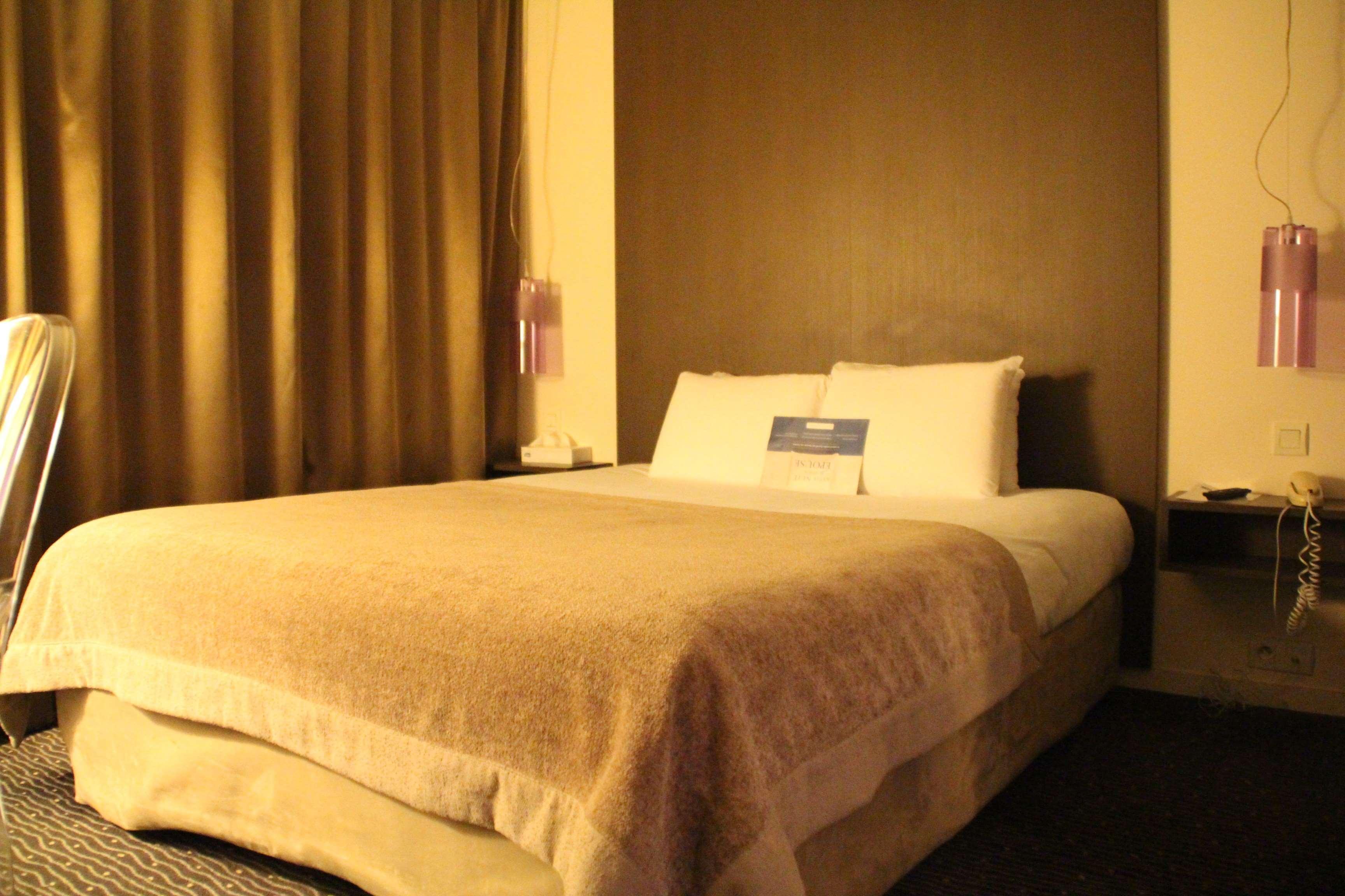คีเรียด์ชาร์เลวิลเลเมเซียเรส Hotel ชาร์เลอวิลล์-เมซิแยร์ ภายนอก รูปภาพ